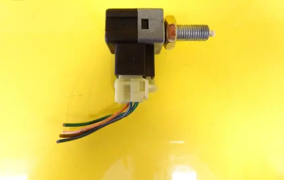 Hyundai Elantra Brake pedal sensor switch 9381038100