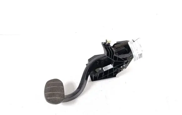 BMW 2 F46 Brake pedal 6856596