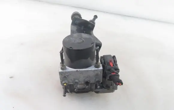 Skoda Fabia Mk2 (5J) ABS Pump 6R0907379C 0265800635