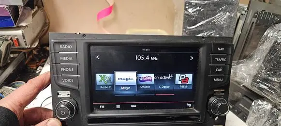 Volkswagen Touran III Screen/display/small screen 3G0919605D MIB2 QFVW404C