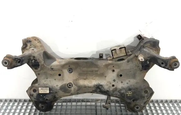 Hyundai i40 Front subframe 62401-3Z100