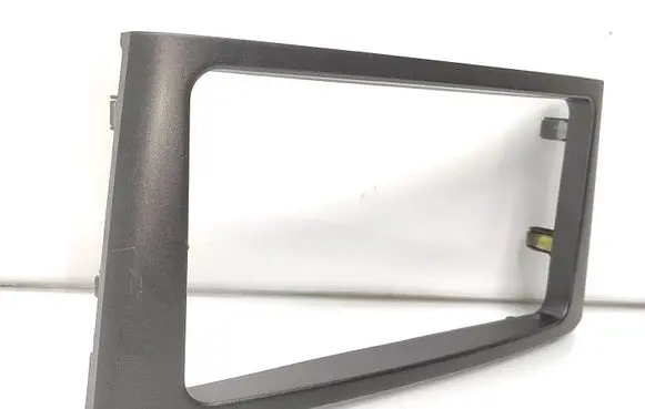 Radio/GPS head unit trim