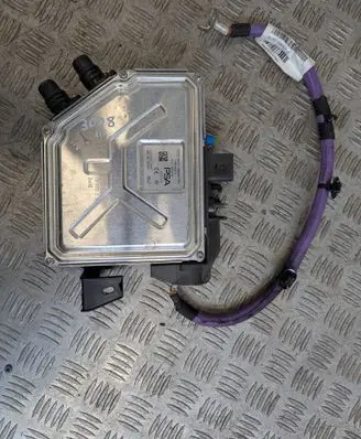 Peugeot 3008 III Voltage converter inverter 9863021780