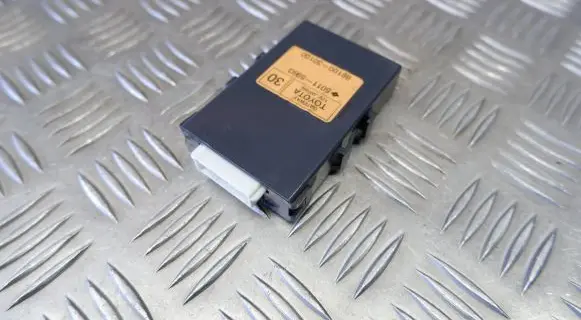 Lexus GS 250 350 300H 450H Gateway control module 8910030100