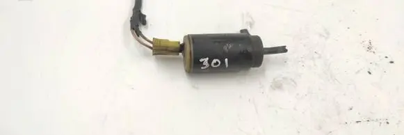Volkswagen Polo III 6N 6N2 6NF Windscreen/windshield washer pump