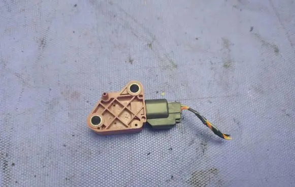 Volvo C30 Airbag deployment crash/impact sensor 30737138