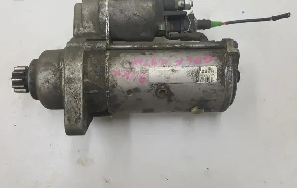 Volkswagen Golf V Starter motor 02T911023R