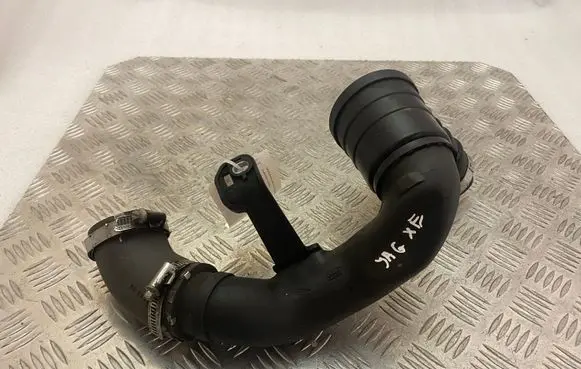 Jaguar XE Intercooler hose/pipe 6671033 6671043 6671053
