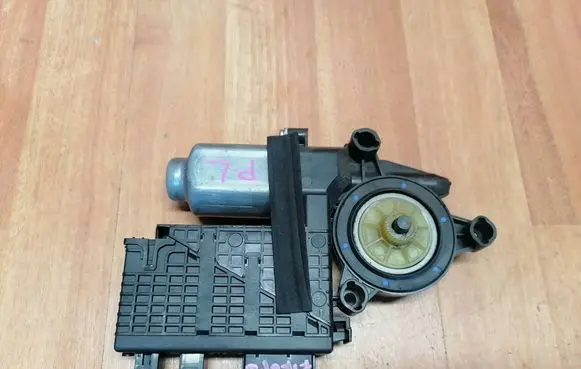 Citroen C4 Grand Picasso Front door window regulator motor 9674032480 9222HG 9222GZ