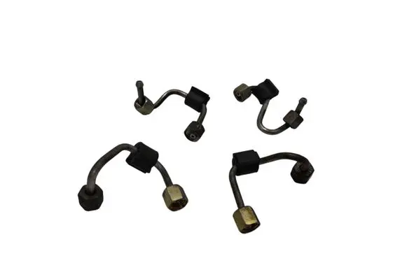 Volkswagen PASSAT B8 Fuel injector supply line/pipe 