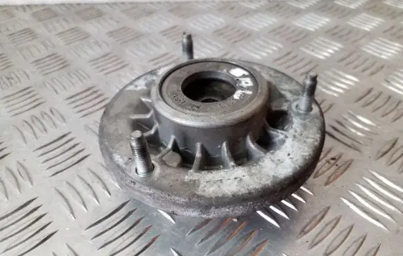 BMW 5 F10 F11 Front shock absorber mounting bracket 6775735