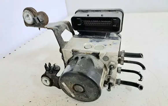 Volvo V70 ABS Pump 31261142 P31261142