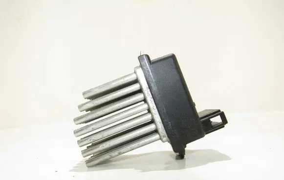 Audi A6 Allroad C5 Heater blower fan relay 4B0820521