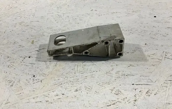 Mercedes-Benz S W222 Radiator mount bracket A2226261431 131826392