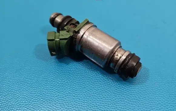 Toyota RAV 4 (XA10) Fuel injector 2325074100 IMPRK1546645