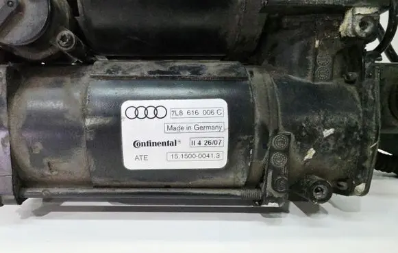 Audi Q7 4L Air suspension compressor 7L8616006COK