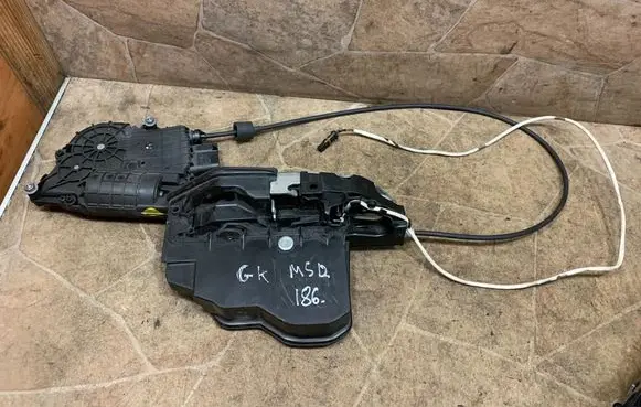 BMW 5 GT F07 Rear door lock 41313102