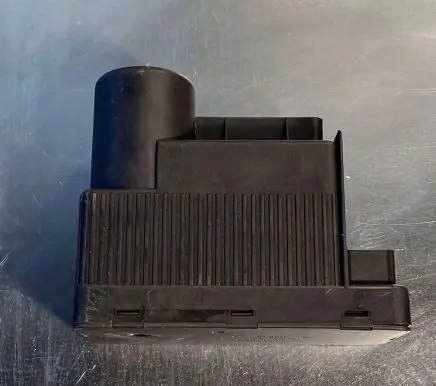 Mercedes-Benz E W124 Central locking vacuum pump 2028000048 0132006331