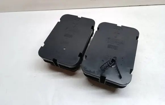 BMW 1 E82 E88 Quarter panel pressure vent 6905748 64226905748