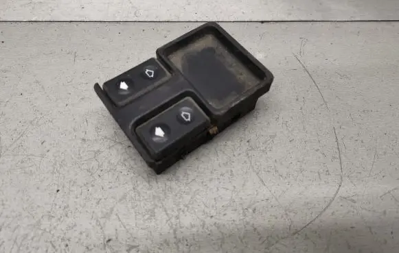 BMW 5 E34 Electric window control switch 1374491