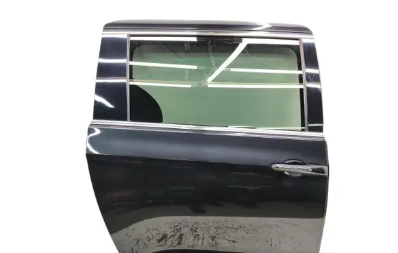 Chrysler Pacifica Side sliding door P68225096AG 68225096AG