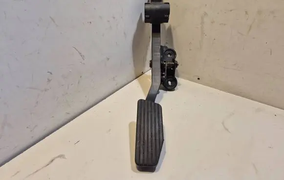 KIA Sportage Accelerator throttle pedal 327001FXXX
