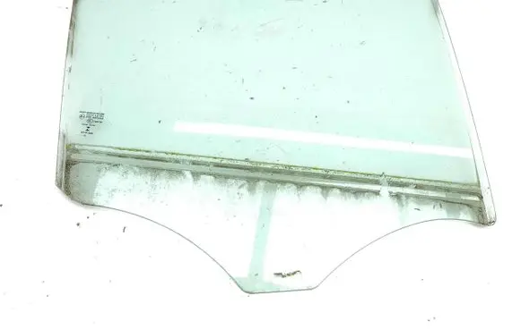 Rear door window glass