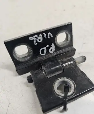 Volvo XC90 Front door upper hinge