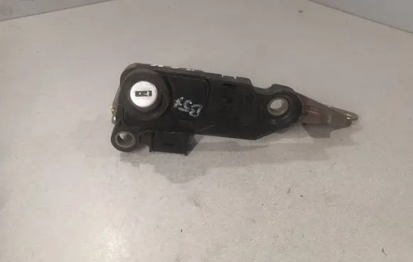 Volkswagen PASSAT B5.5 Tailgate exterior lock 3B9827297A