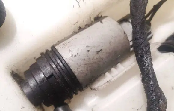 BMW 3 E90 E91 Windscreen/windshield washer pump 