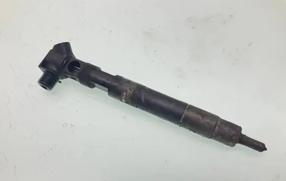Mercedes-Benz Sprinter W906 Fuel injector A6510704987 988666609R