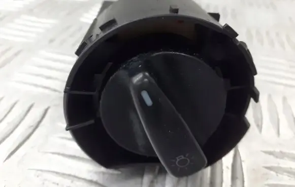 Volkswagen PASSAT B5 Light switch 1C0941531A