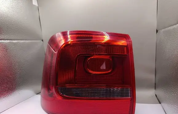 Volkswagen Touran I Rear/tail lights 1T0945095R 2SD01046801