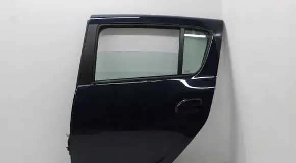 Dacia Sandero Rear door
