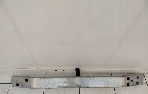 Nissan Note (E11) Front bumper support beam 