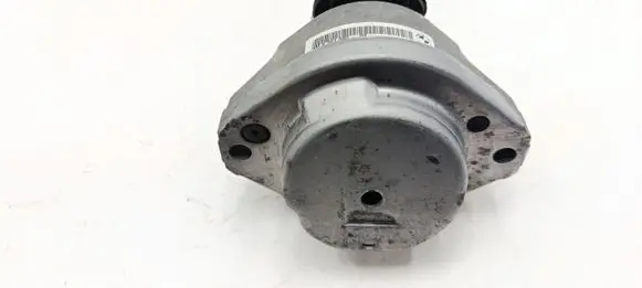 BMW 5 E60 E61 Engine mount bracket 6761090