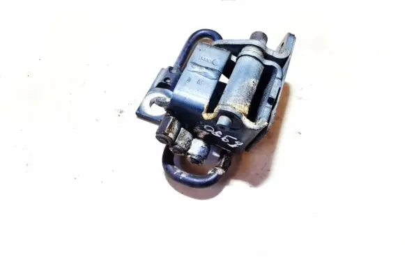 Audi TT Mk1 Front door upper hinge 8n0831412