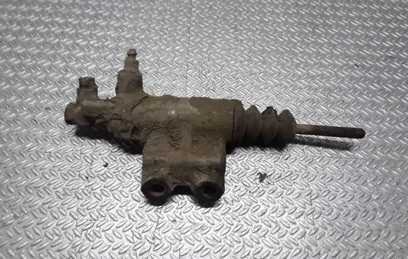 Mitsubishi Pajero Clutch slave cylinder 