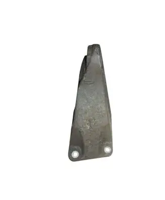 Engine mounting bracket