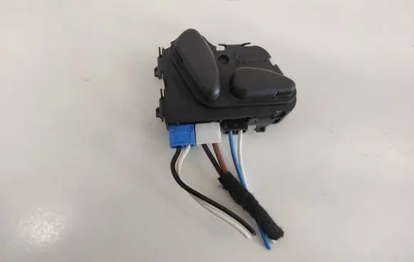 Mercedes-Benz E W211 Seat control switch 2108213751 03463810