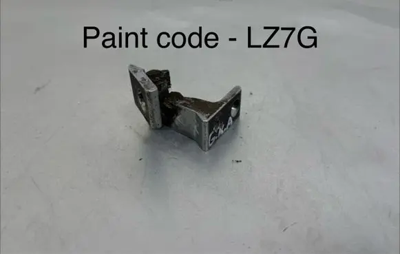 Audi Q7 4M Rear door lower hinge A046574