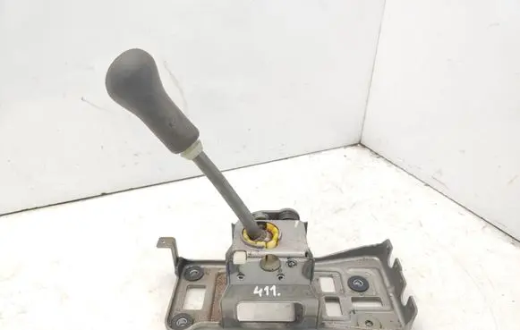 Suzuki Liana Gear shifter/selector