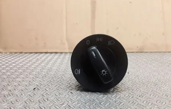 Volkswagen PASSAT B6 Light switch 1K0941431P