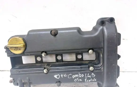Opel Combo C Rocker cam cover F531002