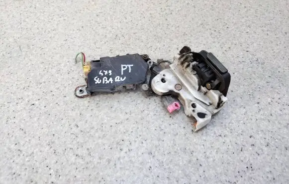 Subaru Forester SF Front door lock