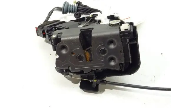 Volvo V50 Rear door lock 30799316