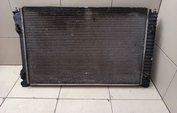 Audi A6 S6 C6 4F Coolant radiator 4F0121251AG