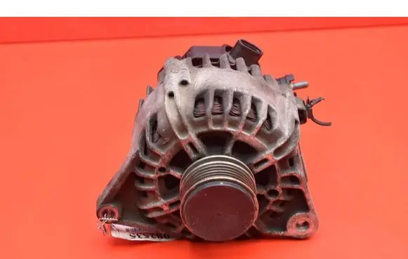 Hyundai i30 Generator/alternator 373002A600