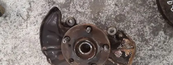 Toyota Avensis T270 Front wheel hub