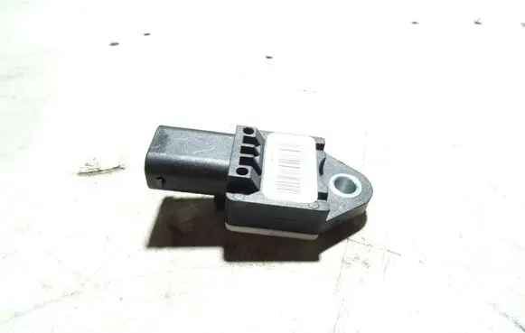 Mercedes-Benz B W245 Airbag deployment crash/impact sensor A1698202226